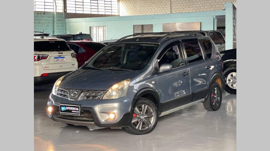 NISSAN - LIVINA - 2010/2011 - Cinza - R$ 32.900,00
