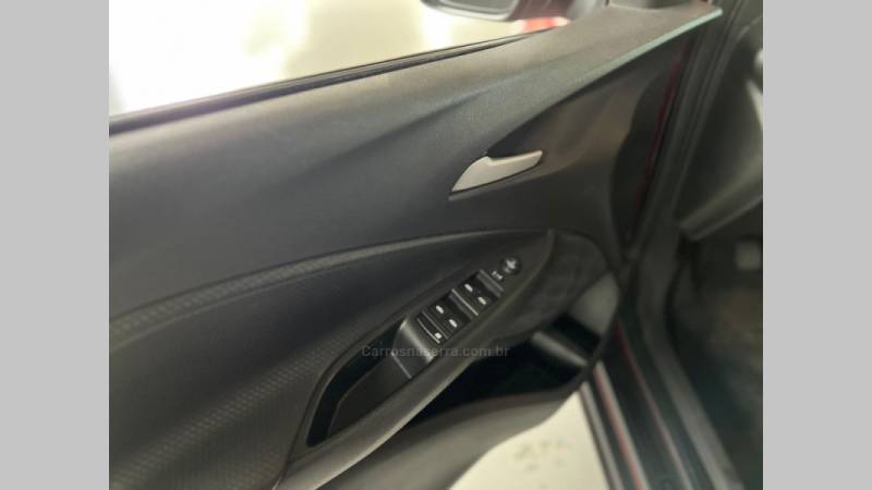 CHEVROLET - ONIX - 2020/2020 - Vermelha - R$ 66.900,00