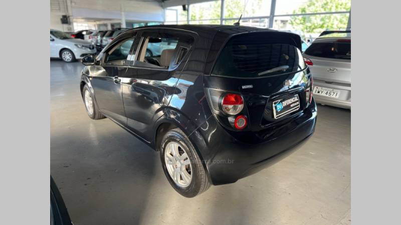 CHEVROLET - SONIC - 2012/2013 - Preta - R$ 37.900,00