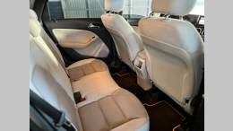 MERCEDES-BENZ - B 200 - 2012/2013 - Preta - R$ 68.900,00