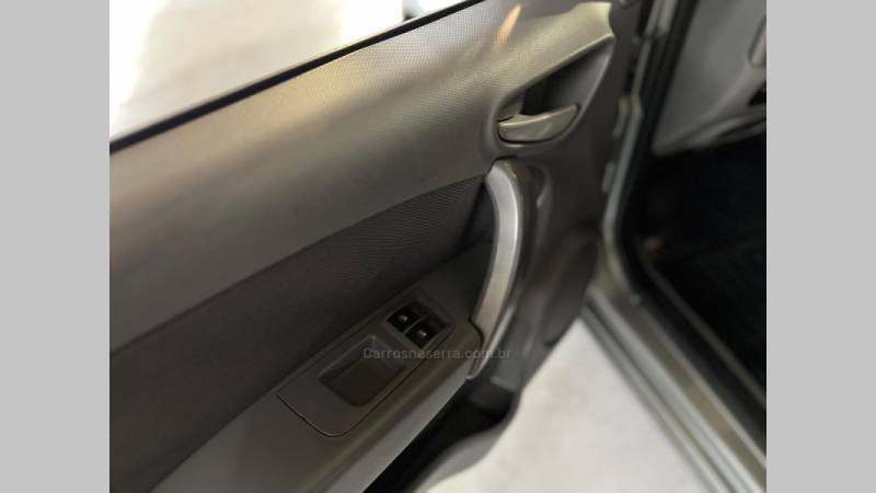 FIAT - PALIO - 2012/2013 - Cinza - R$ 39.900,00