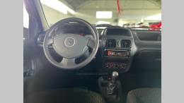 RENAULT - CLIO - 2013/2014 - Vermelha - R$ 27.900,00