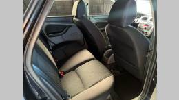 FORD - FOCUS - 2010/2011 - Preta - R$ 39.900,00