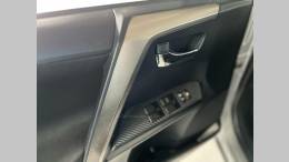 TOYOTA - RAV4 - 2014/2015 - Prata - R$ 91.900,00
