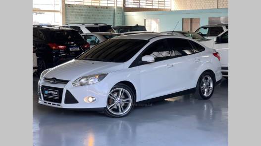 FORD - FOCUS - 2014/2015 - Branca - R$ 53.900,00
