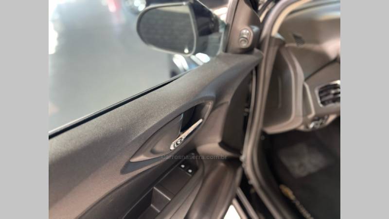 CHEVROLET - PRISMA - 2018/2019 - Preta - R$ 69.900,00
