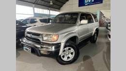 TOYOTA - HILUX SW4 - 2002/2002 - Prata - R$ 74.900,00