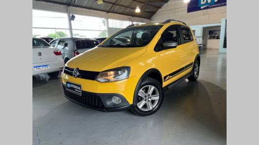 VOLKSWAGEN - CROSSFOX - 2011/2012 - Amarela - R$ 43.900,00