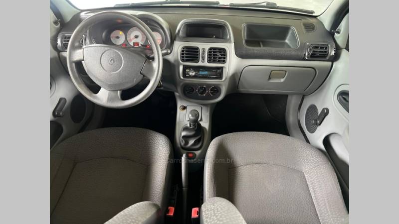 RENAULT - CLIO - 2010/2011 - Preta - R$ 21.900,00