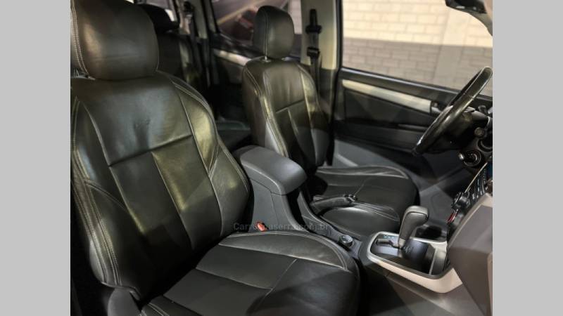 CHEVROLET - S10 - 2012/2013 - Preta - R$ 99.900,00