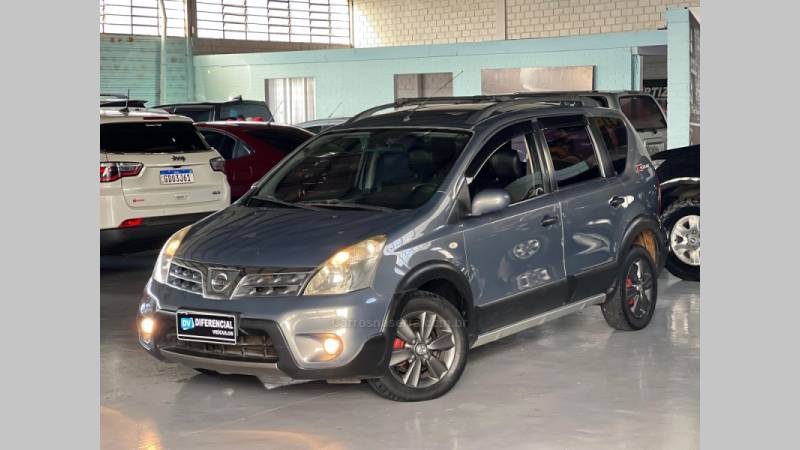 NISSAN - LIVINA - 2010/2011 - Cinza - R$ 32.900,00