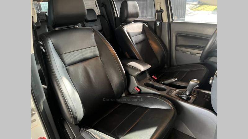 FORD - RANGER - 2016/2017 - Branca - R$ 145.900,00