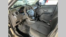 FORD - FIESTA - 2005/2005 - Bege - R$ 26.900,00