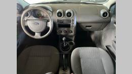 FORD - FIESTA - 2005/2005 - Bege - R$ 26.900,00