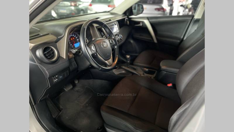 TOYOTA - RAV4 - 2014/2015 - Prata - R$ 91.900,00