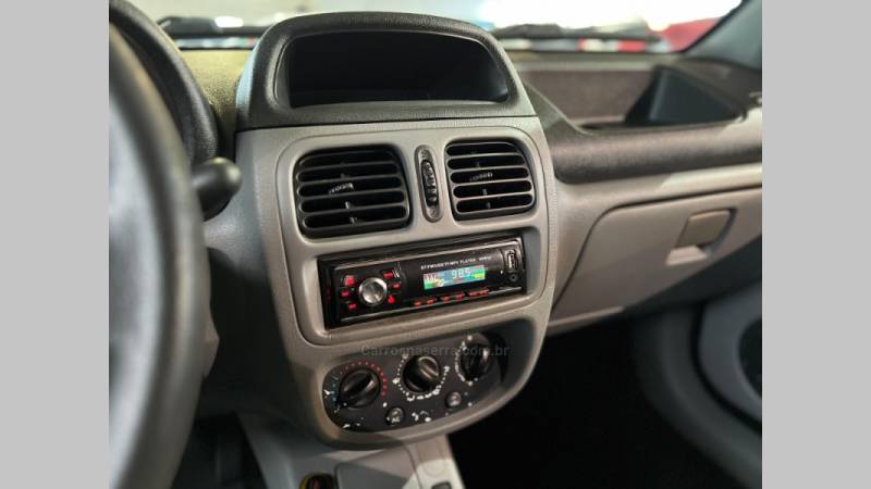 RENAULT - CLIO - 2011/2011 - Vermelha - R$ 24.900,00