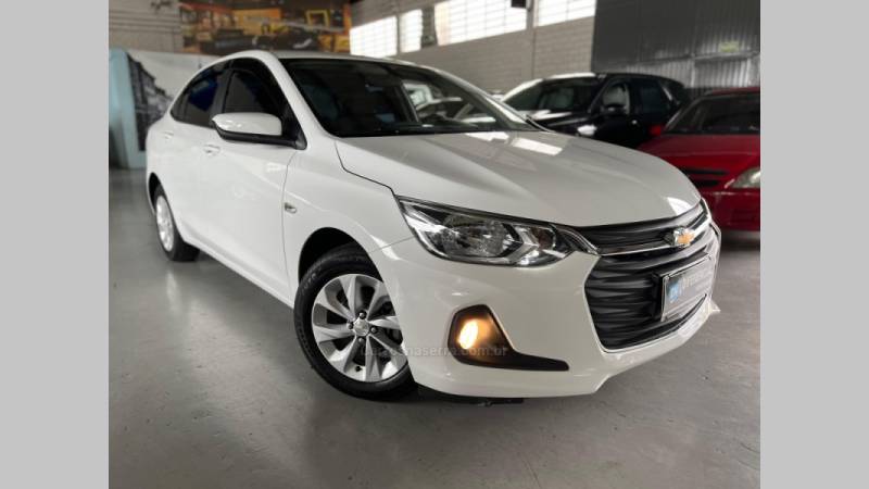 CHEVROLET - ONIX - 2021/2021 - Branca - R$ 78.900,00