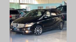MERCEDES-BENZ - B 200 - 2012/2013 - Preta - R$ 68.900,00