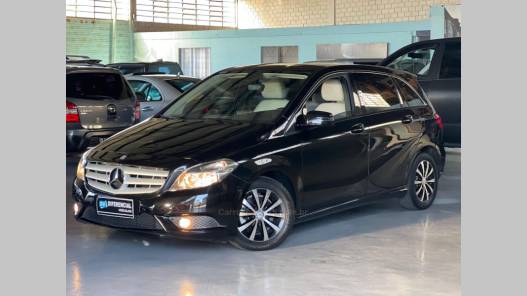 MERCEDES-BENZ - B 200 - 2012/2013 - Preta - R$ 69.900,00