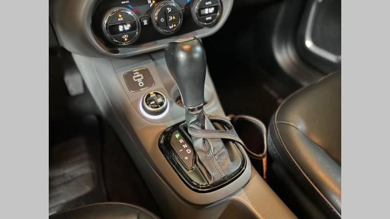 FIAT - TORO - 2017/2018 - Preta - R$ 104.900,00