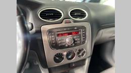 FORD - FOCUS - 2010/2011 - Preta - R$ 39.900,00