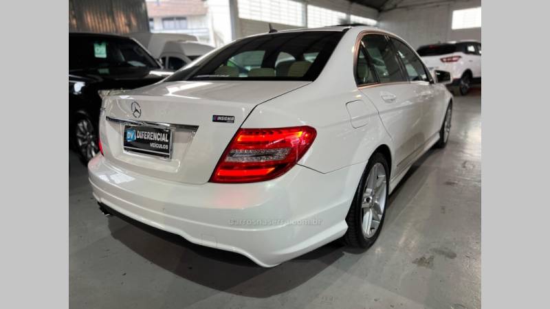 MERCEDES-BENZ - C 250 - 2013/2014 - Branca - R$ 97.900,00