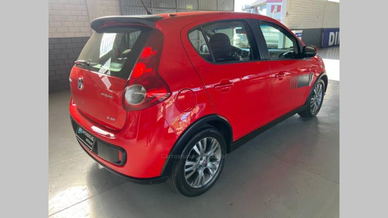 FIAT - PALIO - 2013/2014 - Vermelha - R$ 41.900,00