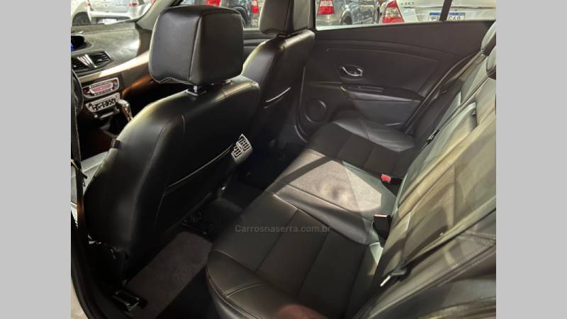 RENAULT - FLUENCE - 2013/2014 - Branca - R$ 44.900,00