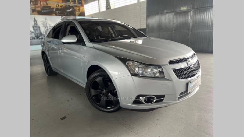 CHEVROLET - CRUZE - 2011/2012 - Prata - R$ 53.900,00