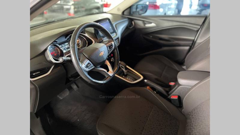 CHEVROLET - ONIX - 2021/2021 - Branca - R$ 78.900,00