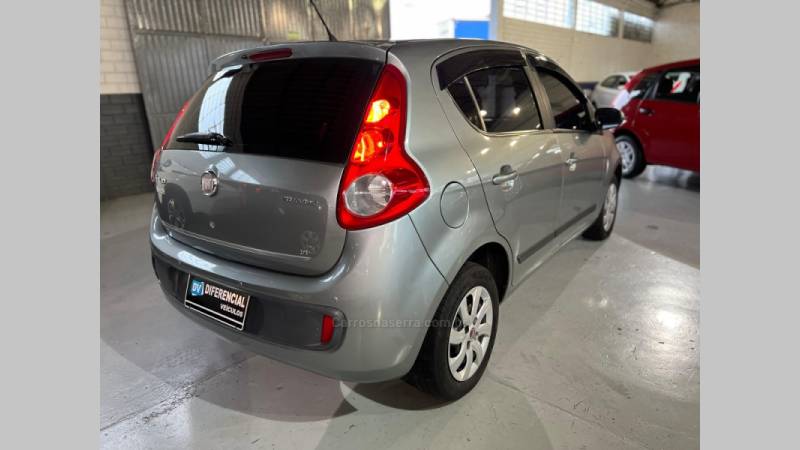 FIAT - PALIO - 2012/2013 - Cinza - R$ 39.900,00