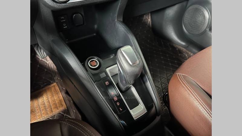 NISSAN - KICKS - 2017/2018 - Branca - R$ 85.900,00