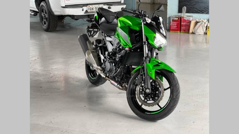 KAWASAKI - Z400 - 2022/2023 - Verde - R$ 32.900,00