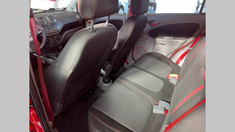 FIAT - PALIO - 2013/2014 - Vermelha - R$ 41.900,00