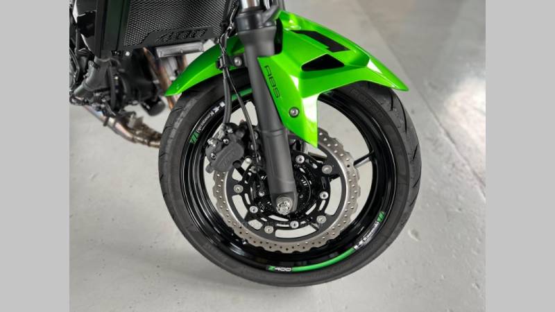 KAWASAKI - Z400 - 2022/2023 - Verde - R$ 32.900,00