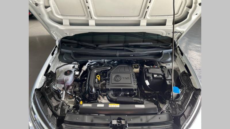 VOLKSWAGEN - VIRTUS - 2023/2023 - Prata - R$ 116.900,00