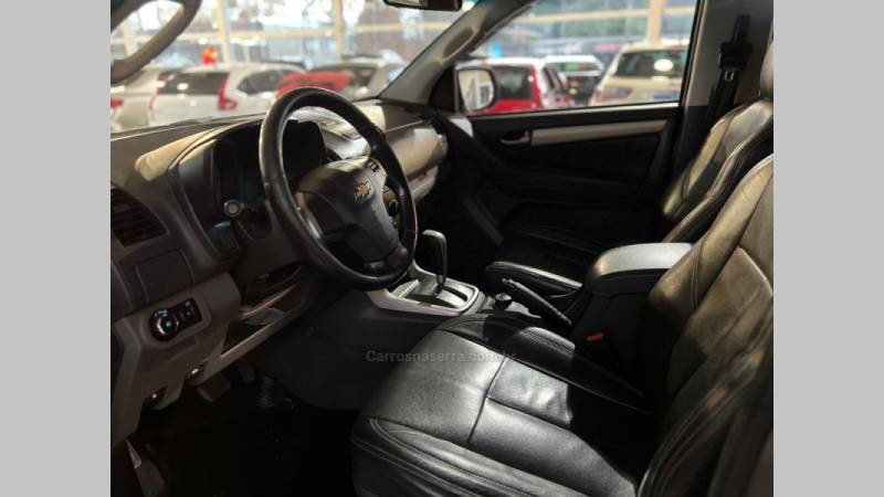 CHEVROLET - S10 - 2012/2013 - Preta - R$ 99.900,00