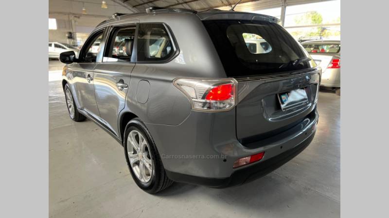 MITSUBISHI - OUTLANDER - 2014/2015 - Cinza - R$ 79.000,00