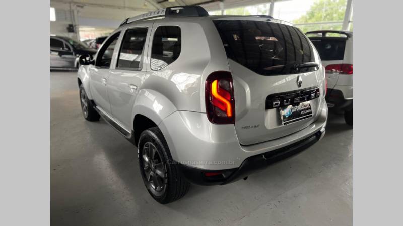 RENAULT - DUSTER - 2016/2017 - Prata - R$ 67.900,00