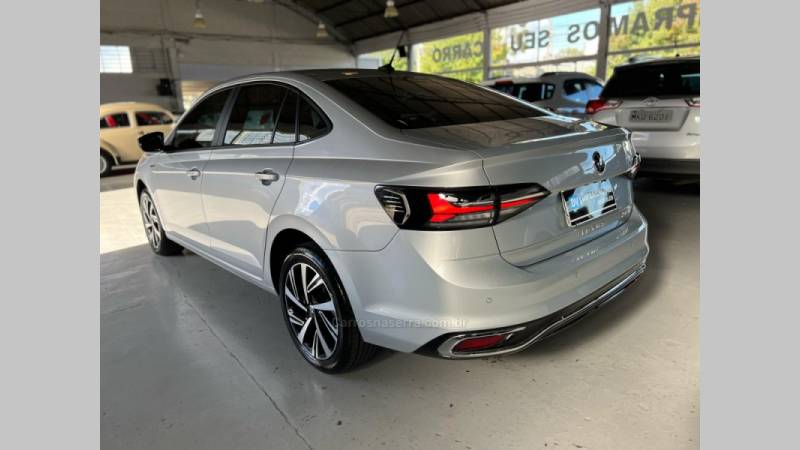 VOLKSWAGEN - VIRTUS - 2023/2023 - Prata - R$ 116.900,00