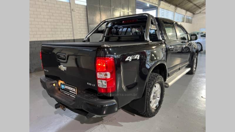 CHEVROLET - S10 - 2012/2013 - Preta - R$ 99.900,00
