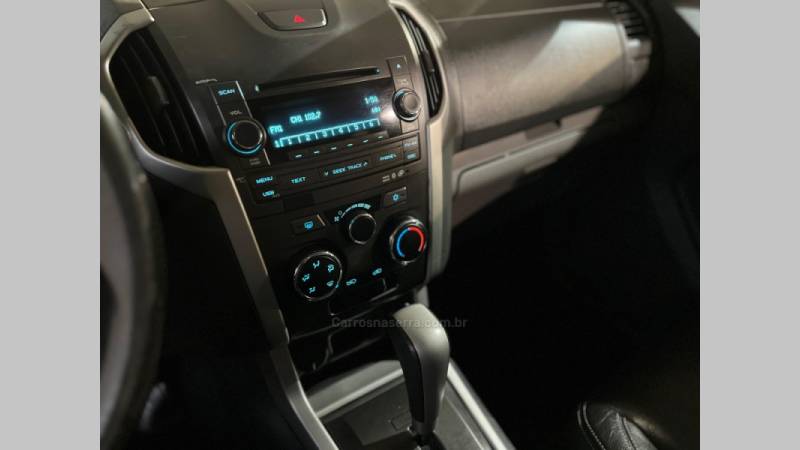 CHEVROLET - S10 - 2012/2013 - Preta - R$ 99.900,00