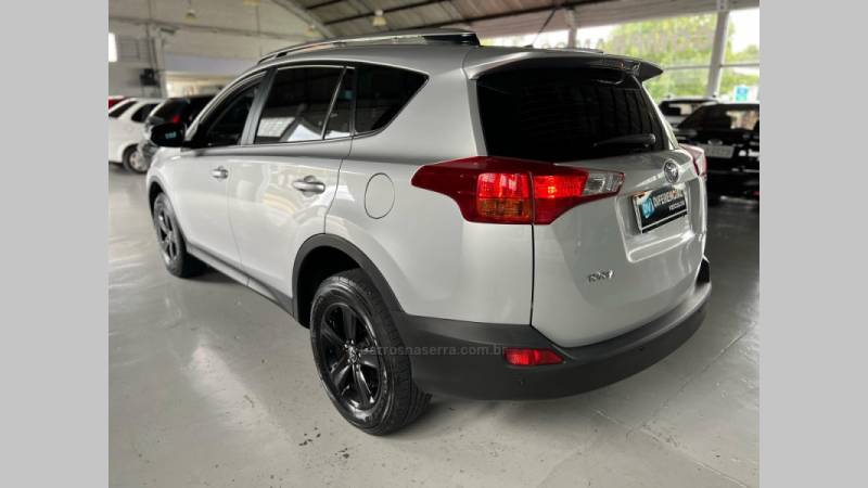 TOYOTA - RAV4 - 2014/2015 - Prata - R$ 91.900,00