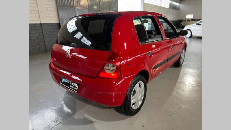 RENAULT - CLIO - 2011/2011 - Vermelha - R$ 23.900,00