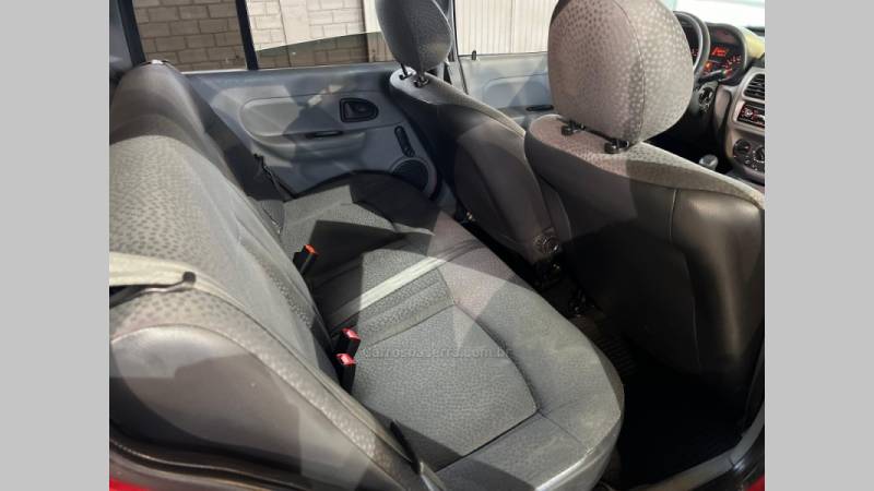 RENAULT - CLIO - 2011/2011 - Vermelha - R$ 24.900,00