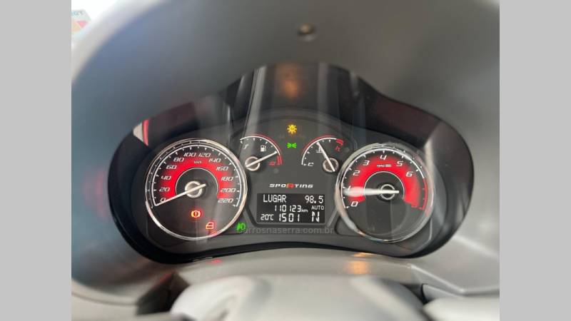 FIAT - PALIO - 2013/2014 - Vermelha - R$ 41.900,00