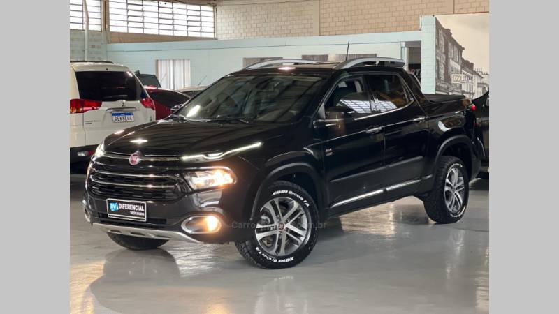 FIAT - TORO - 2017/2018 - Preta - R$ 104.900,00