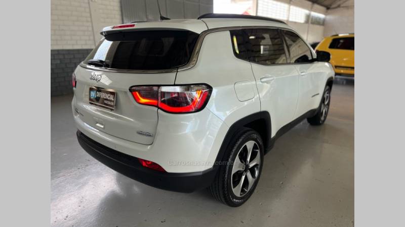 JEEP - COMPASS - 2017/2018 - Branca - R$ 109.900,00