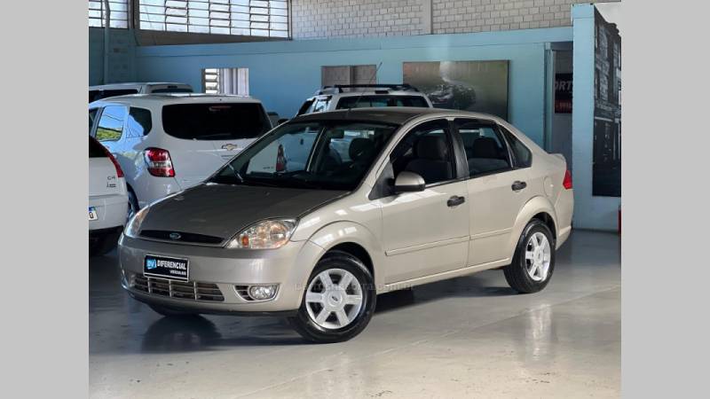 FORD - FIESTA - 2005/2005 - Bege - R$ 26.900,00