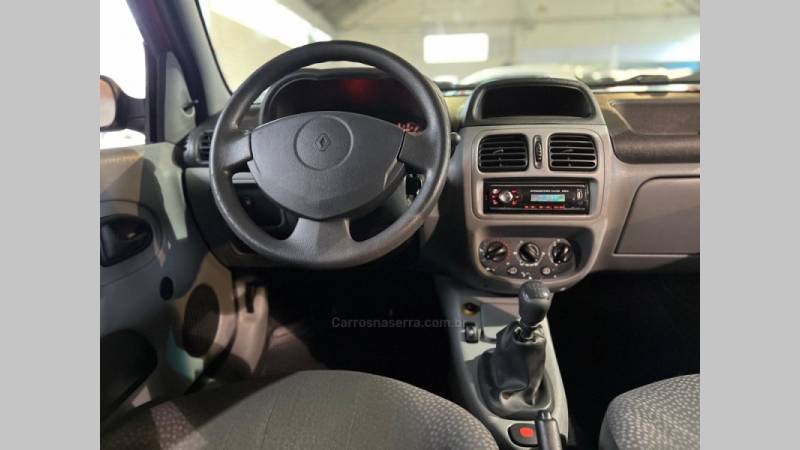 RENAULT - CLIO - 2011/2011 - Vermelha - R$ 24.900,00